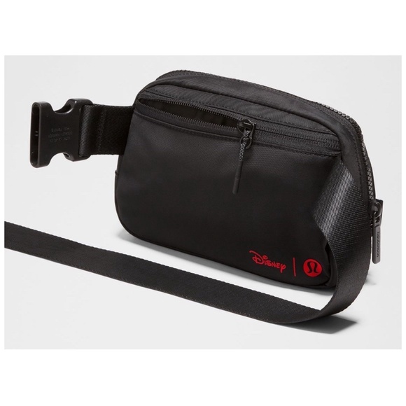 LULULEMON DISNEY Everywhere Belt Bag 1L Mickey in Motion - NEW - Picture 4 of 4